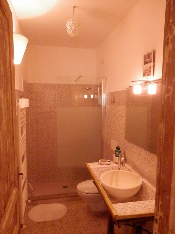 Al Fakhar Bed & Breakfast Ficarra Oda fotoğraf